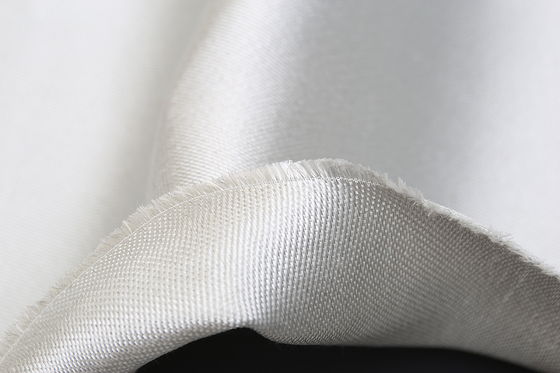 tissu de fibre de verre de filament de preuve de chaleur 600gsm avec le fil d'acier renforcé