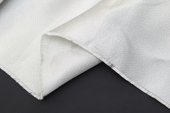 La structure d'armure de satin a renforcé le tissu de fibre de verre avec des solides solubles câblent des insertions