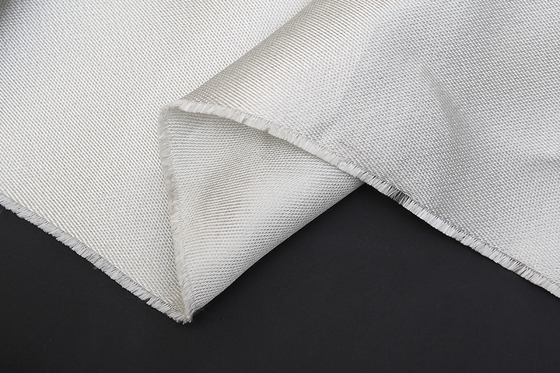 La structure d'armure de satin a renforcé le tissu de fibre de verre avec des solides solubles câblent des insertions