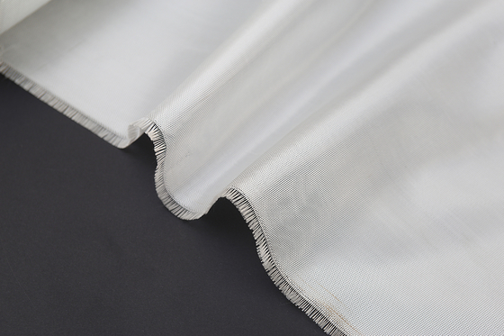 Tissez le modèle 1040 millimètres de fibre de verre de tissu de filtre pour l'emballage de sacs de collecte à la poussière